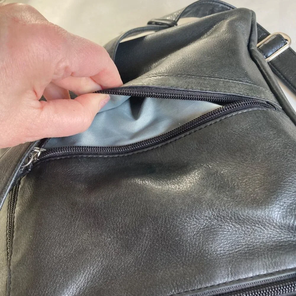 Levenger Black Leather Crossbody Laptop Tablet Bag Multiple Pockets Adj Strap